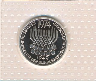BRD 5 DM 1974 F 25 Jahre Grundgesetz PP Silber in Noppenfolie*
